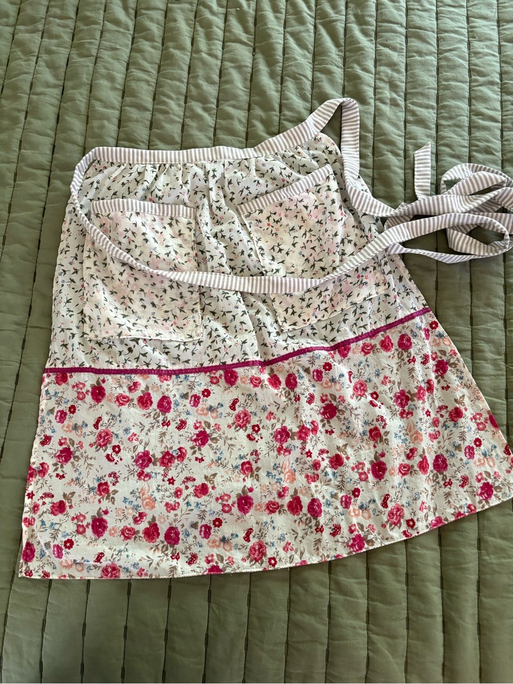 Floral Tiered Cotton cottage core Apron with Contrast Trim - White/Pink